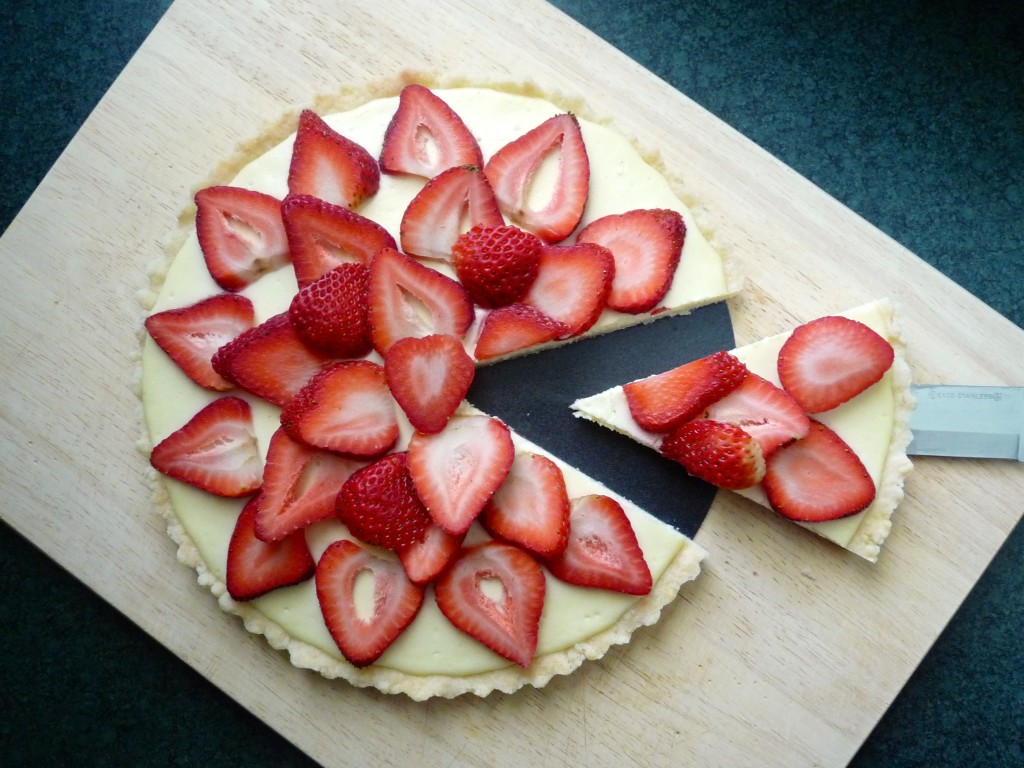 strawberry cheesecake tart with shortbread crust
