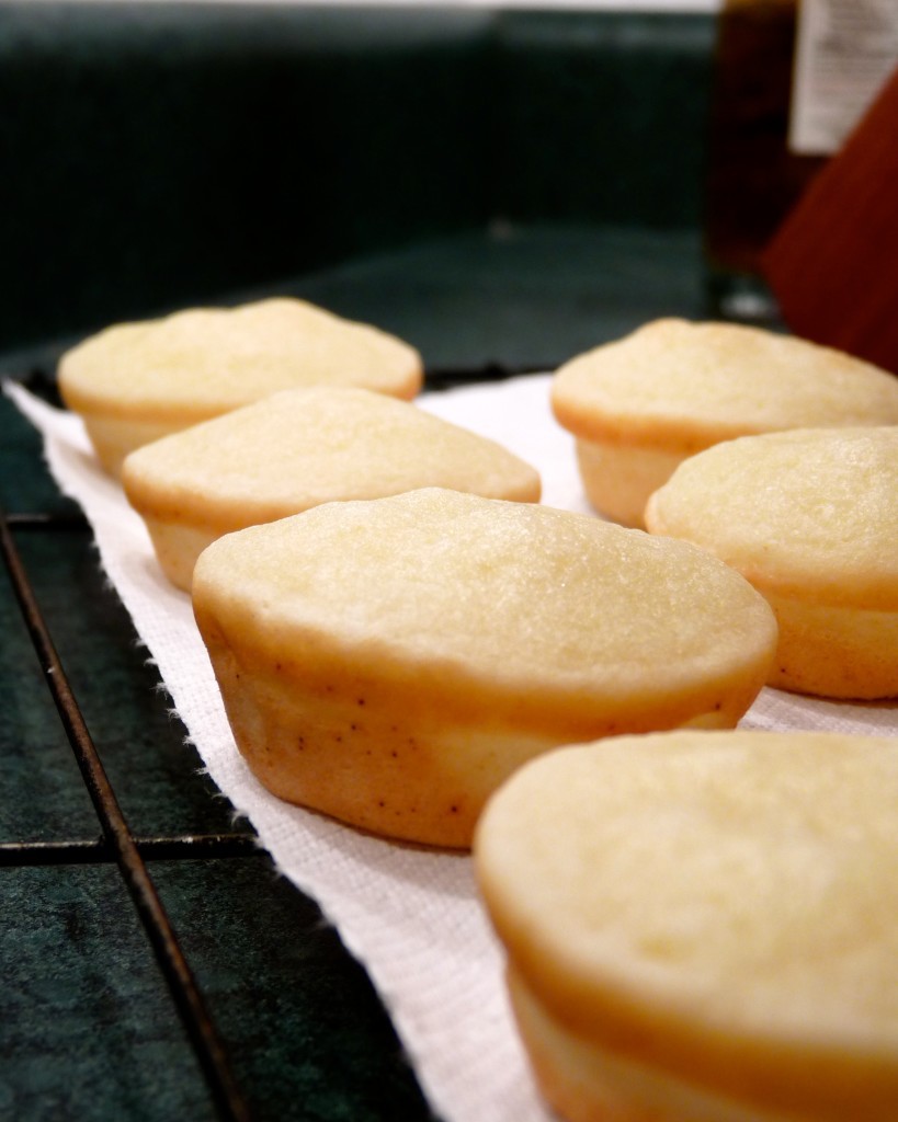 mini coconut mochi cupcakes